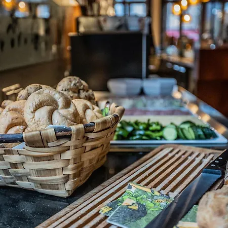 Stadt Wien Отель